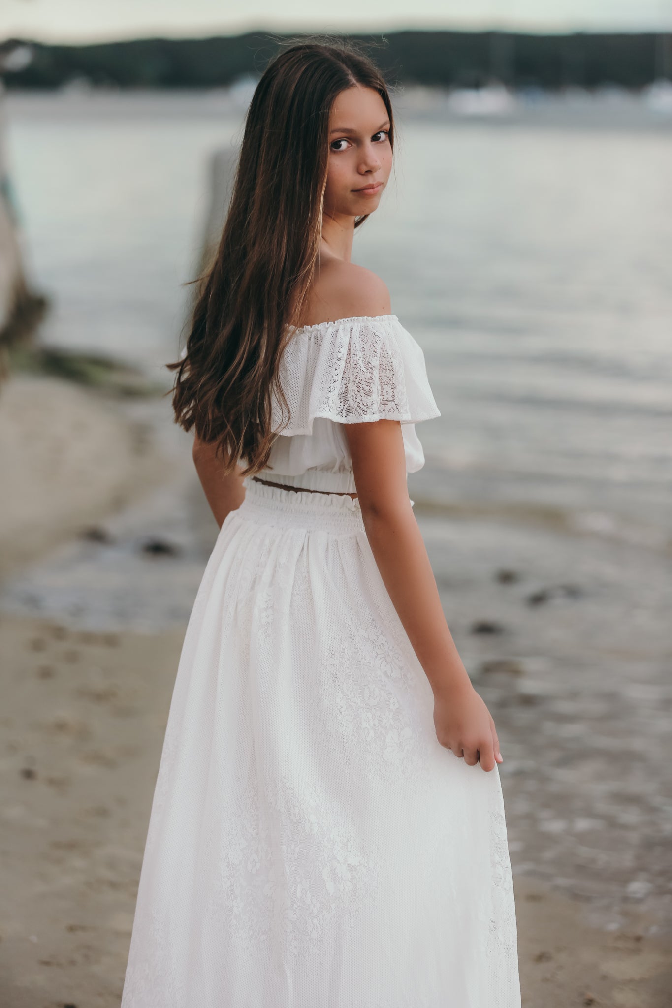 Long white lace best sale skirt and top